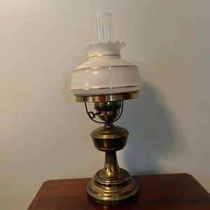 Classic Aladdin Lamp with Brass Base